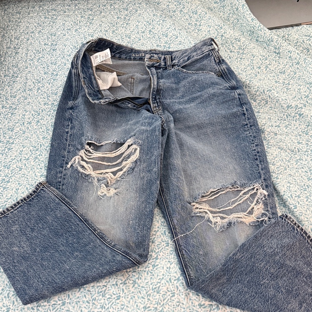 American Eagle Curvy Mom Jean - Medium Wash Blue Jeans size 6